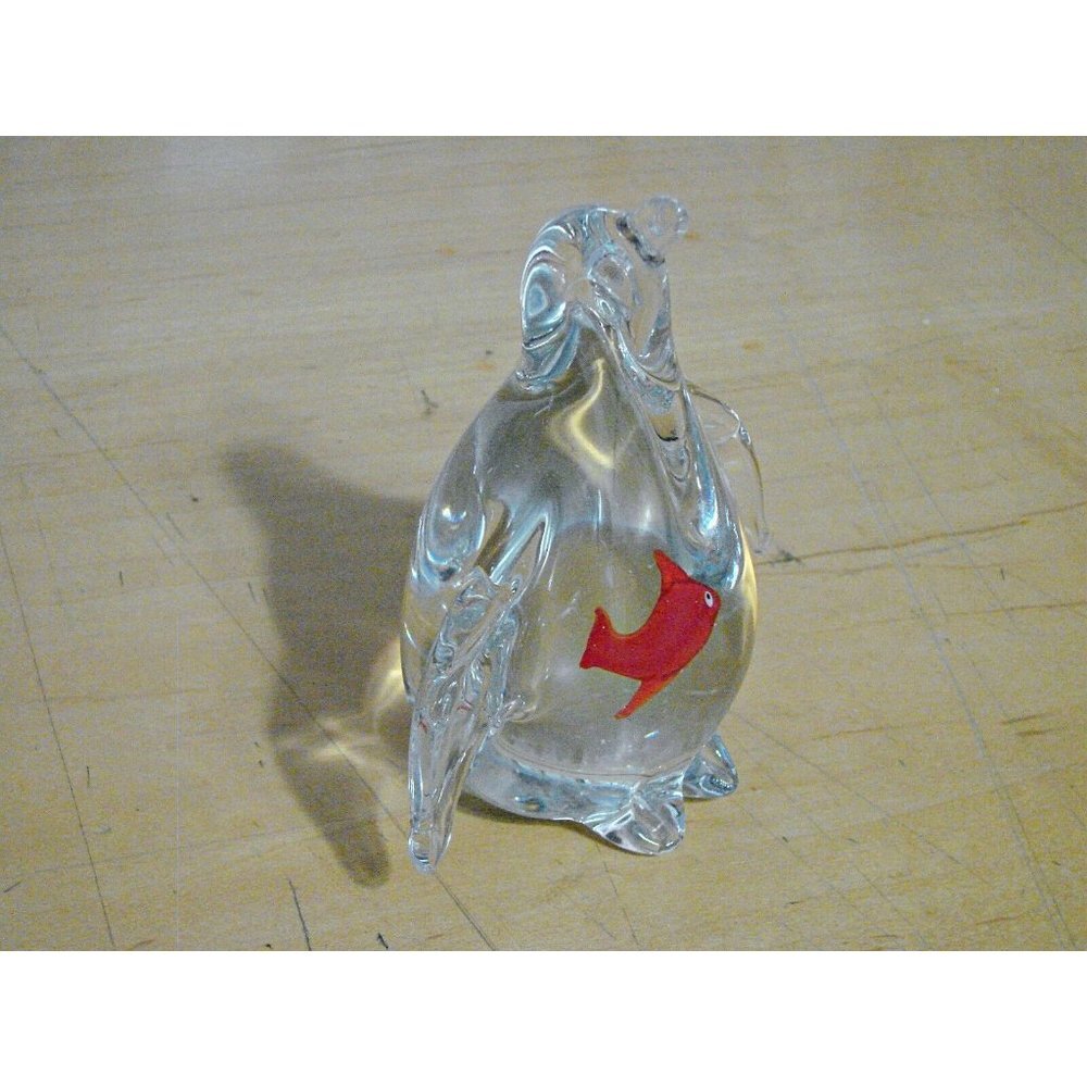 Clear Glass Penguin Figurine with Red Fish Inside Belly Artisan Paperweight Deco - Picture 3 of 12